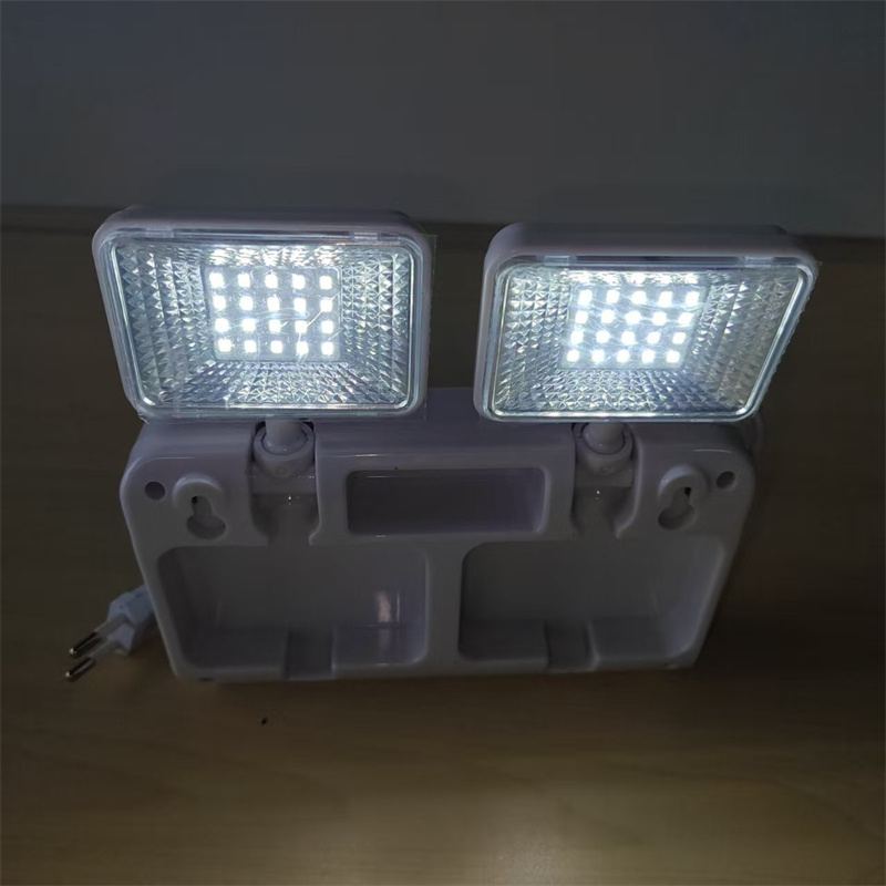360 °   回転可能なランプヘッド緊急灯小型消費者向け多 - Power Outage Light のレビューと価格